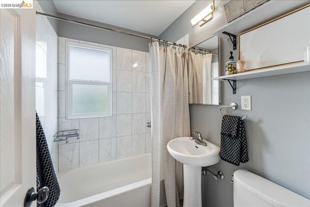 1802 Second M, Alameda, CA 94501