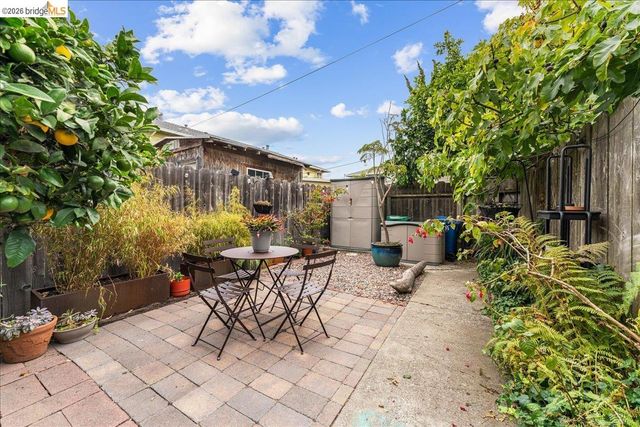 1802 Second M, Alameda, CA 94501