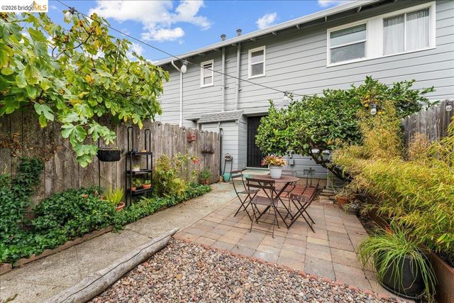 1802 Second M, Alameda, CA 94501
