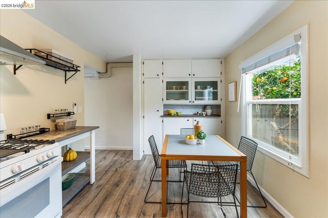 1802 Second M, Alameda, CA 94501