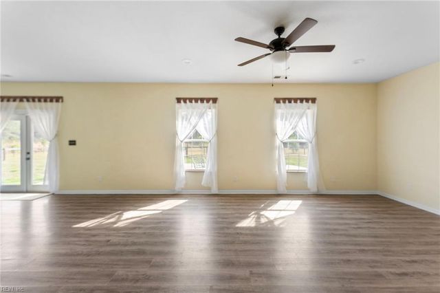 1250 Hosier RD, Suffolk, VA 23434