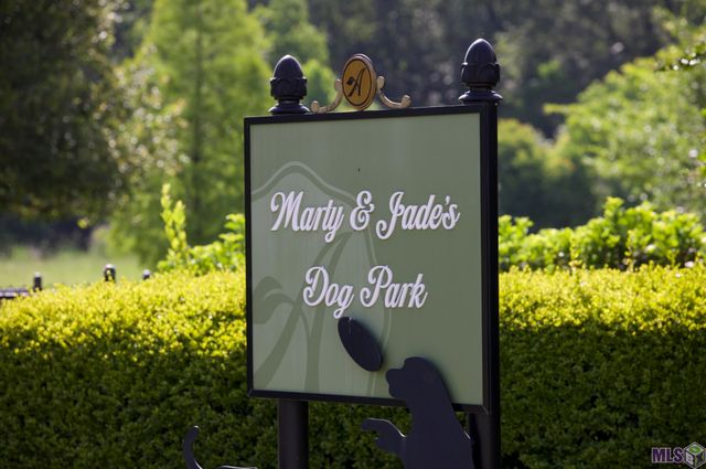 19646 Barnett Rd, Zachary, LA 70791