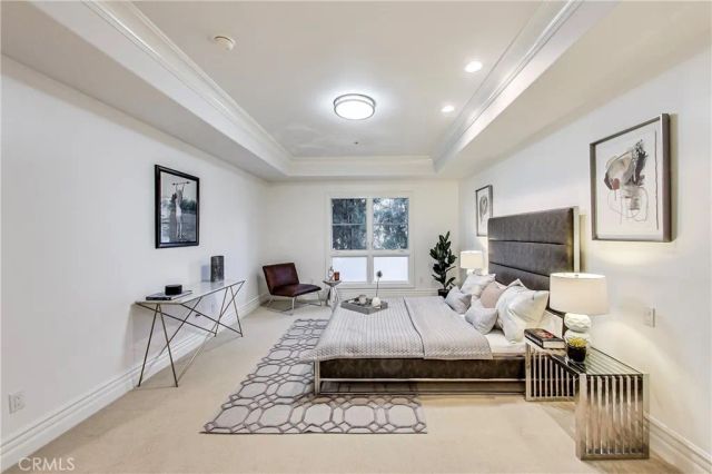 12026 Hoffman Street 201, Studio City, CA 91604