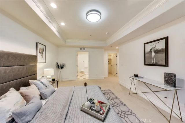 12026 Hoffman Street 201, Studio City, CA 91604