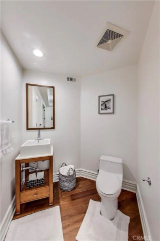12026 Hoffman Street 201, Studio City, CA 91604
