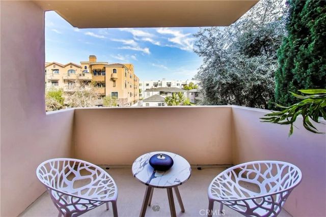 12026 Hoffman Street 201, Studio City, CA 91604