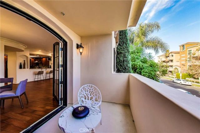 12026 Hoffman Street 201, Studio City, CA 91604