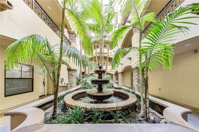 12026 Hoffman Street 201, Studio City, CA 91604