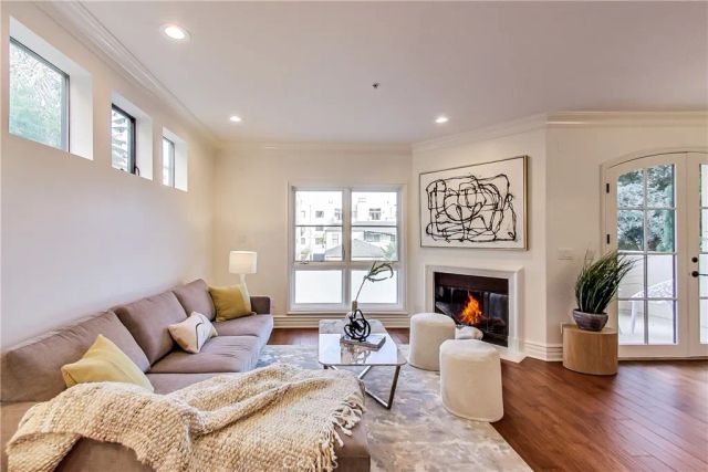 12026 Hoffman Street 201, Studio City, CA 91604