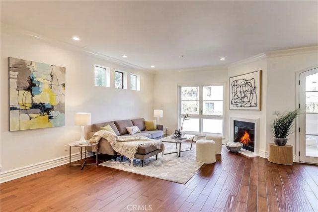 12026 Hoffman Street 201, Studio City, CA 91604