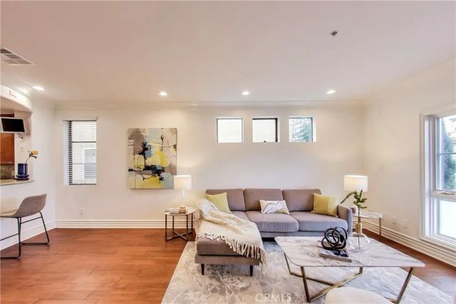12026 Hoffman Street 201, Studio City, CA 91604