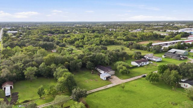 17815 County Road 127, Pearland, TX 77581