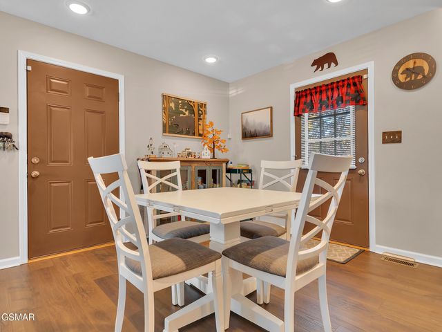 1044 Lake Smoky Road, Sevierville, TN 37876