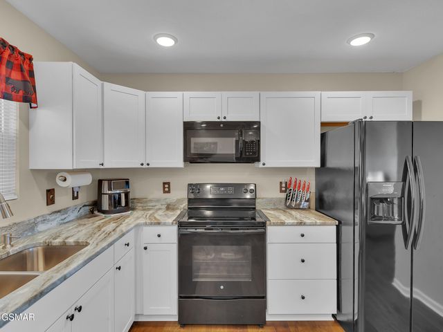 1044 Lake Smoky Road, Sevierville, TN 37876