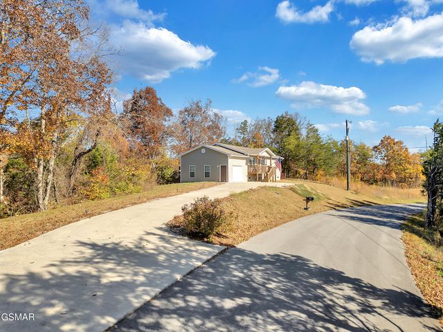 1044 Lake Smoky Road, Sevierville, TN 37876