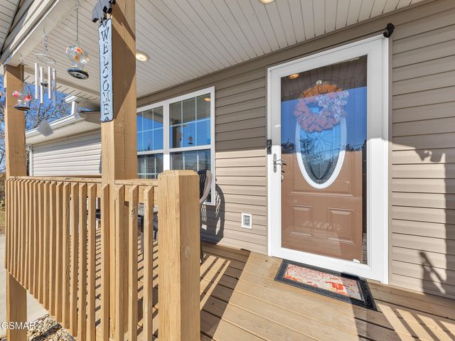 1044 Lake Smoky Road, Sevierville, TN 37876