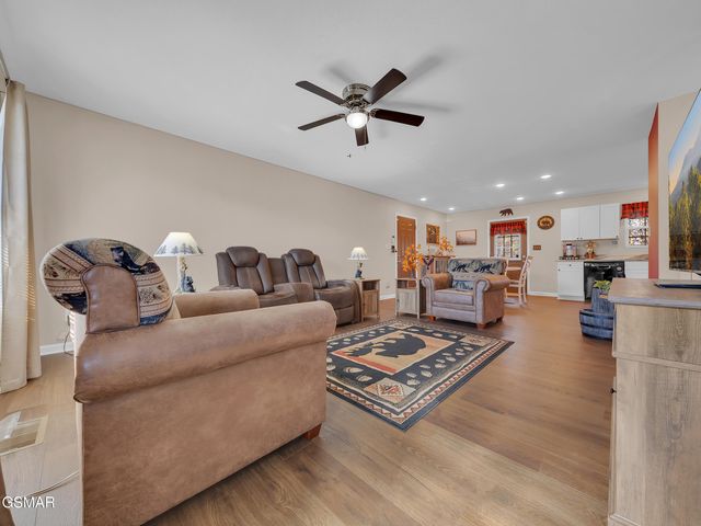 1044 Lake Smoky Road, Sevierville, TN 37876