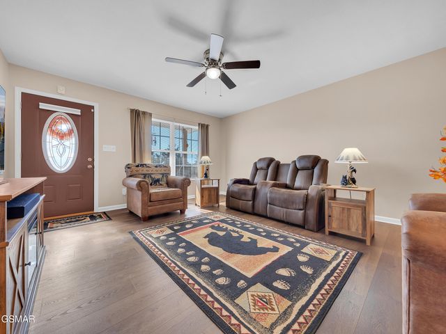 1044 Lake Smoky Road, Sevierville, TN 37876