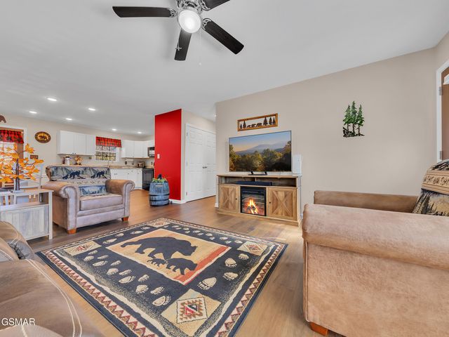 1044 Lake Smoky Road, Sevierville, TN 37876