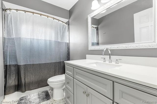 54806 Ashley Lauren Drive, Macomb, MI 48042