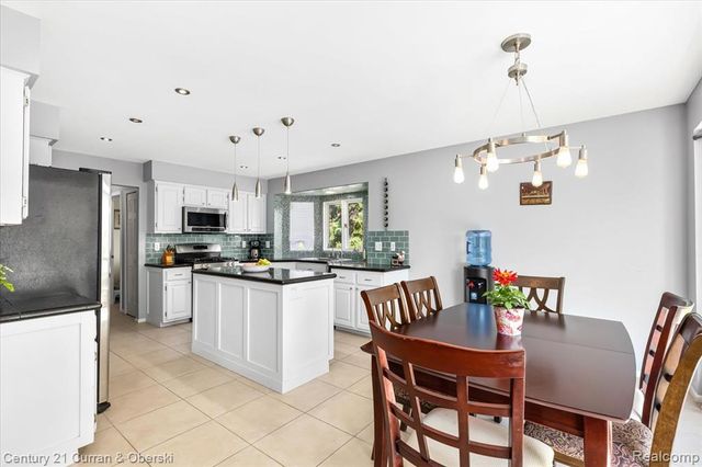 54806 Ashley Lauren Drive, Macomb, MI 48042