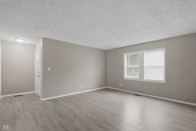 3857 Chateau Drive, Indianapolis, IN 46226