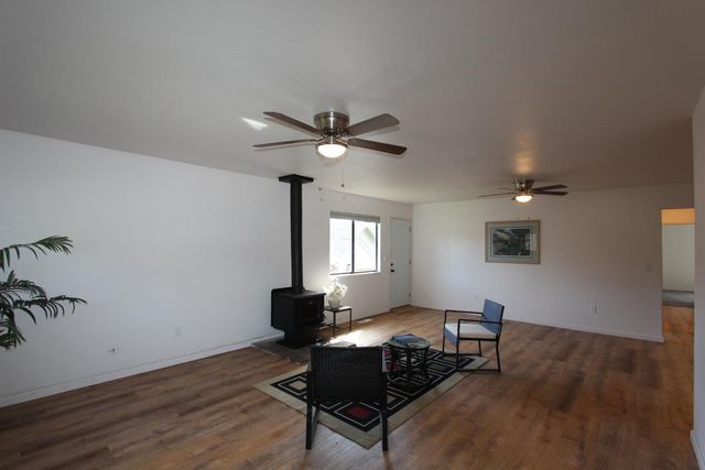 23288 Lone Pine Dr, Auburn, CA 95602