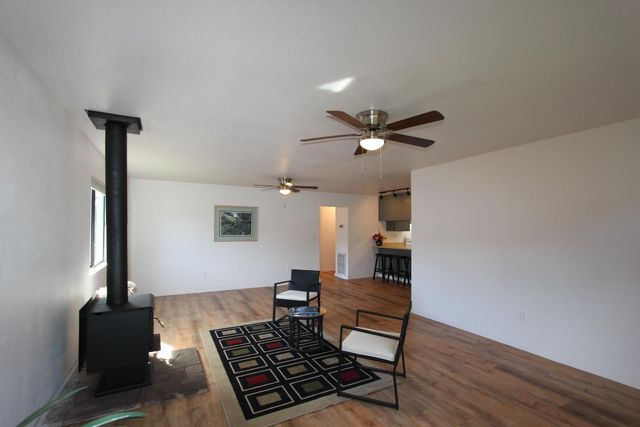 23288 Lone Pine Dr, Auburn, CA 95602