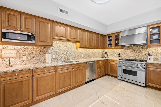 1414 SE 12th St 1B, Fort Lauderdale, FL 33316