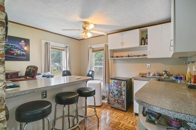 10 Sullivan Avenue, Salem, NH 03079