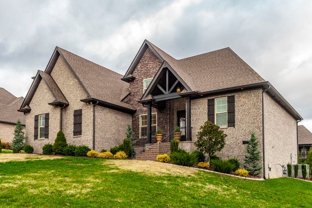 2024 Hawkwell Cir, Hendersonville, TN 37075