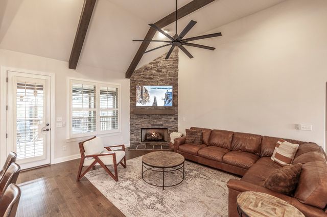 2024 Hawkwell Cir, Hendersonville, TN 37075