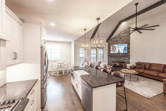 2024 Hawkwell Cir, Hendersonville, TN 37075