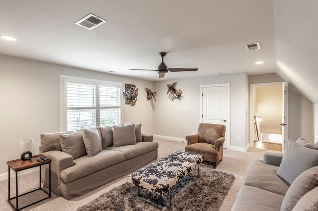 2024 Hawkwell Cir, Hendersonville, TN 37075