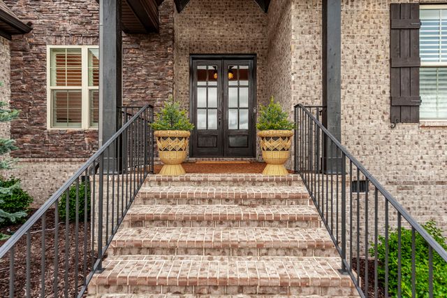 2024 Hawkwell Cir, Hendersonville, TN 37075