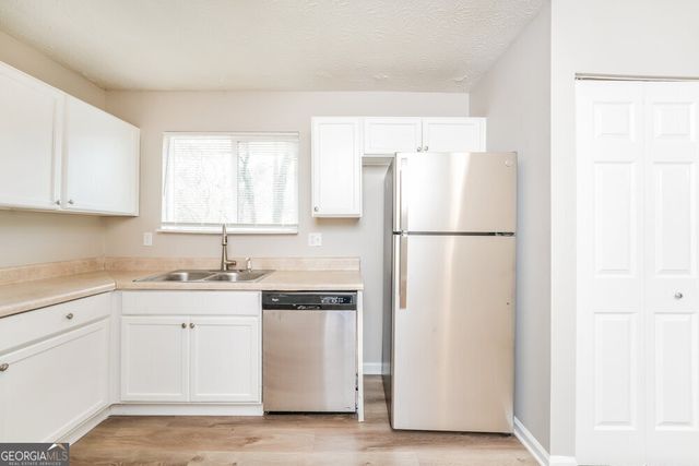 4964 Galbraith Circle, Stone Mountain, GA 30088