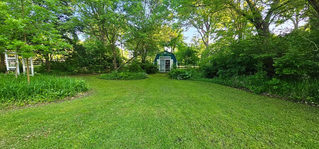 2S720 Nelson Lake Road, Batavia, IL 60510