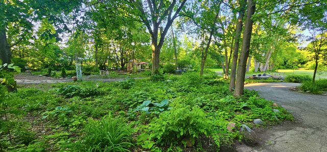 2S720 Nelson Lake Road, Batavia, IL 60510