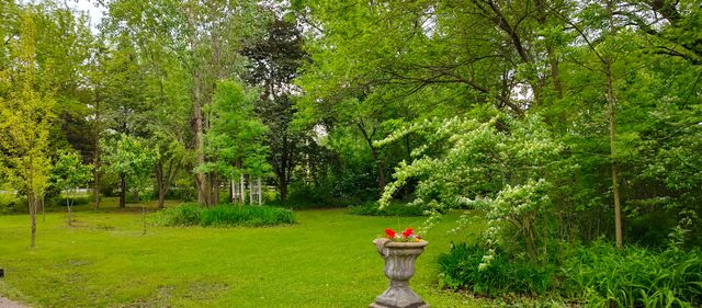 2S720 Nelson Lake Road, Batavia, IL 60510