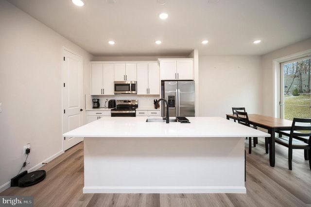 2892 WHITE TAIL DR, Locust Grove, VA 22508