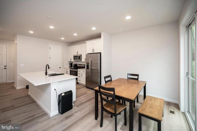 2892 WHITE TAIL DR, Locust Grove, VA 22508