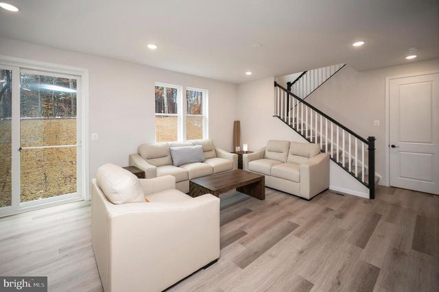 2892 WHITE TAIL DR, Locust Grove, VA 22508