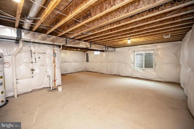 2892 WHITE TAIL DR, Locust Grove, VA 22508