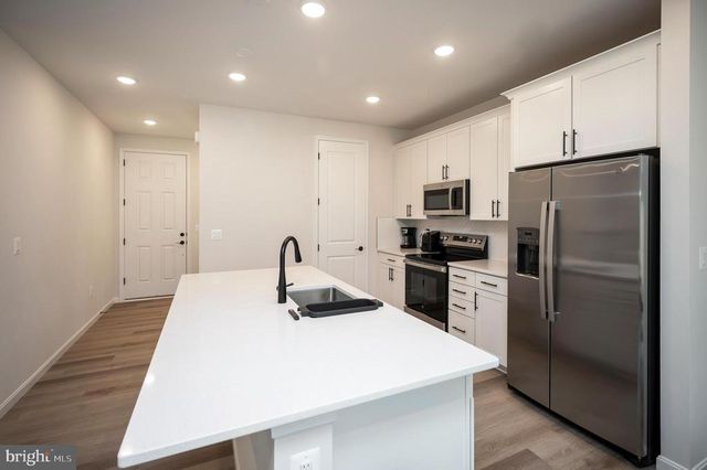 2892 WHITE TAIL DR, Locust Grove, VA 22508