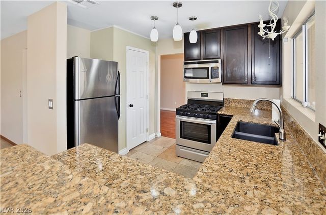 7709 Kalmalii Avenue, Las Vegas, NV 89147