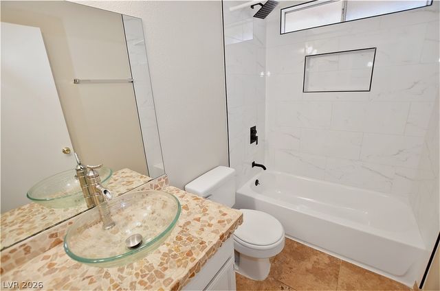 7709 Kalmalii Avenue, Las Vegas, NV 89147