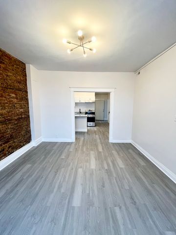 2512 S Trumbull Avenue 3F, Chicago, IL 60623