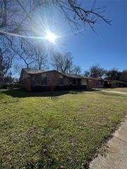 257 Merribrook Trail, Duncanville, TX 75116