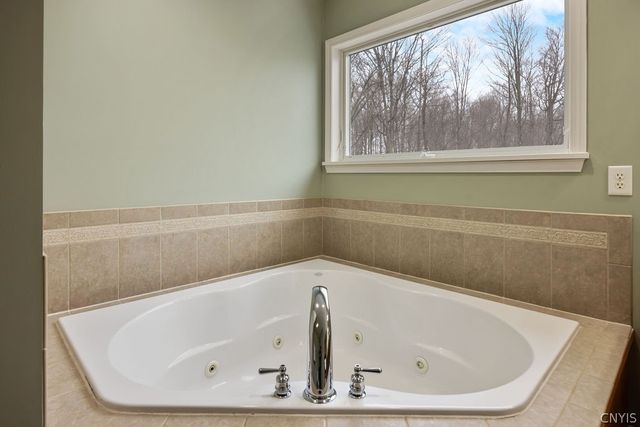 8001 Wise Road, Pompey, NY 13104