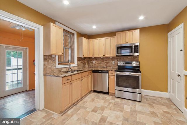 925 COUNTY LINE ROAD, Bryn Mawr, PA 19010
